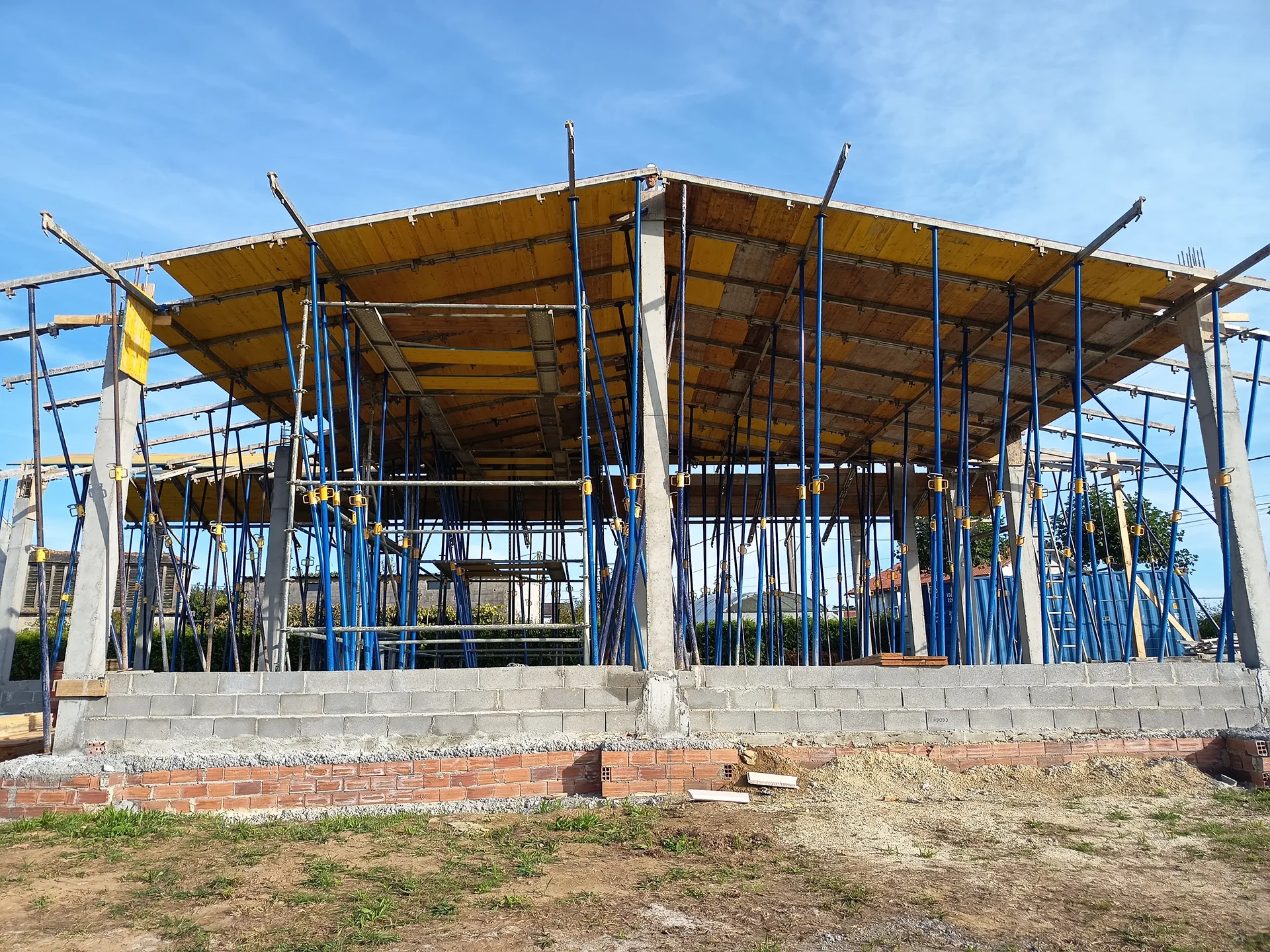 Obra nueva de vivienda unifamiliar estructura